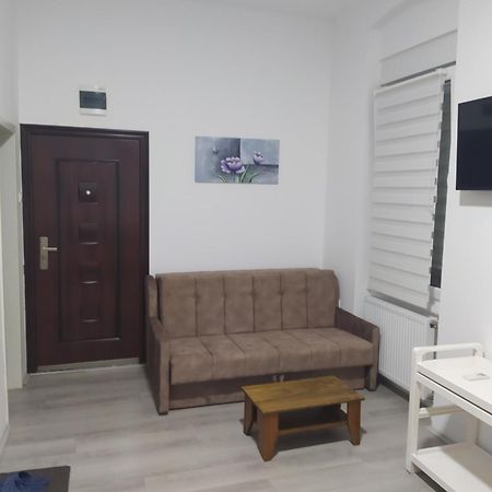 Lotus House Apartment ซเรนยานิน ภายนอก รูปภาพ