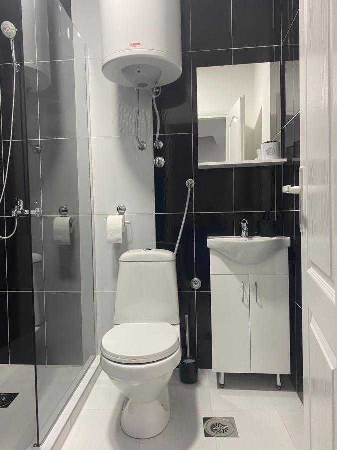 Lotus House Apartment ซเรนยานิน ภายนอก รูปภาพ