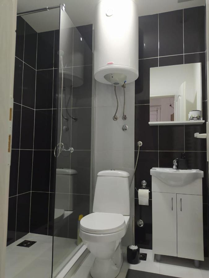Lotus House Apartment ซเรนยานิน ภายนอก รูปภาพ
