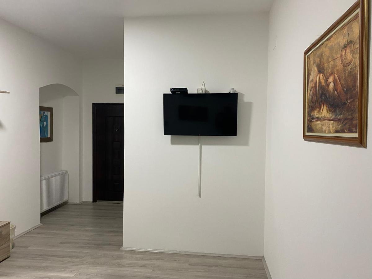 Lotus House Apartment ซเรนยานิน ภายนอก รูปภาพ