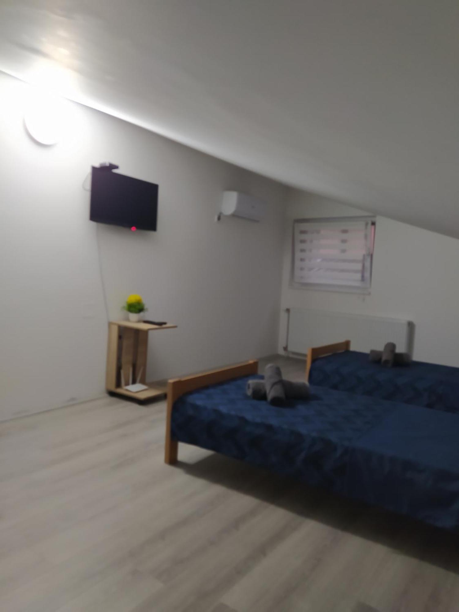 Lotus House Apartment ซเรนยานิน ห้อง รูปภาพ